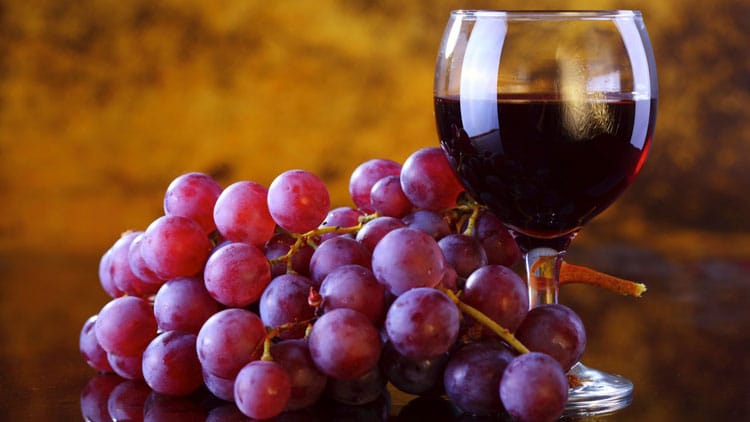 ไวน์องุ่นยี่ห้อไหนดี เรามีวิธีที่ทำให้คุณเลือก ไวน์องุ่น แบบง่ายๆ สบายกระเป๋า
